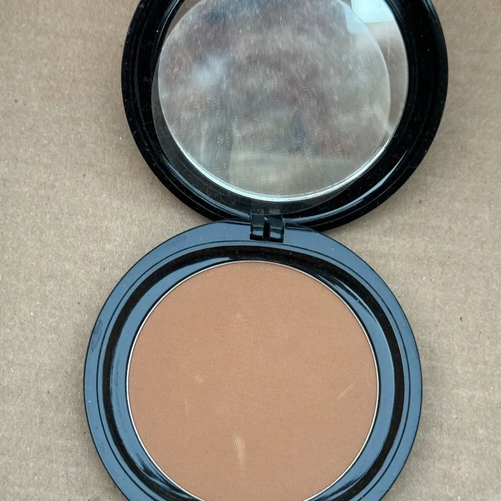 OSP Cosmetics Oil Free Pressed Powder in Matte Coco